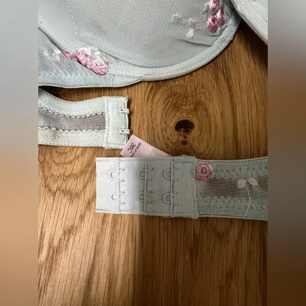 Victorias Secret Y2K Bra Embroidered Lace Seafoam Mint Green 36C - Picture 5 of 7